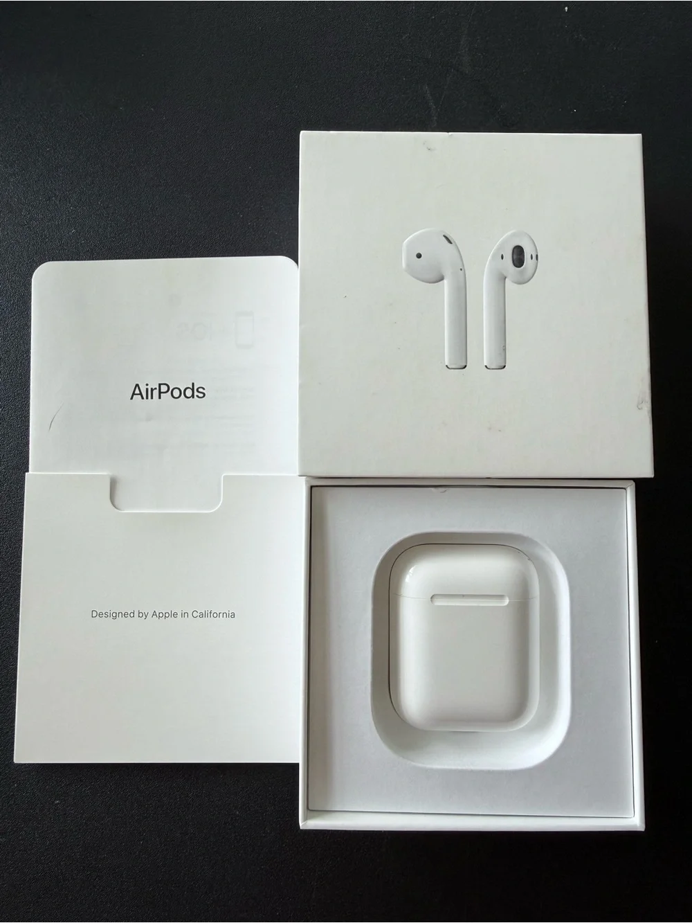 Apple White AirPods with Charging Case